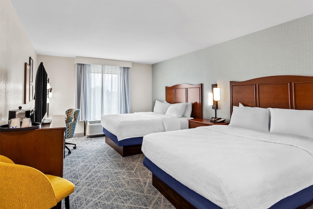 Hampton Inn DeKalb IL - photo 18