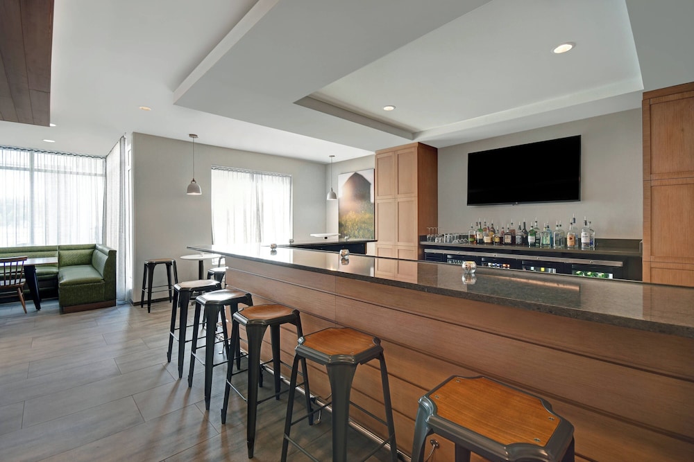 Fairfield Inn & Suites by Marriott Mansfield - photo 2