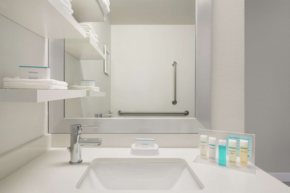 Hampton Inn Reading Wyomissing - photo 26