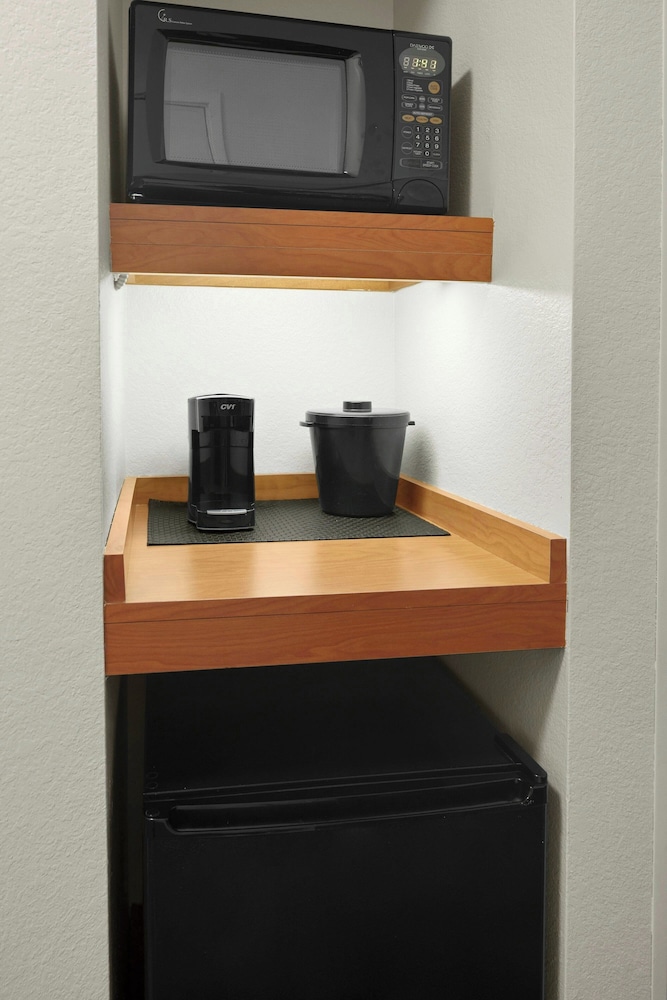 Fairfield Inn & Suites by Marriott Bedford - photo 9