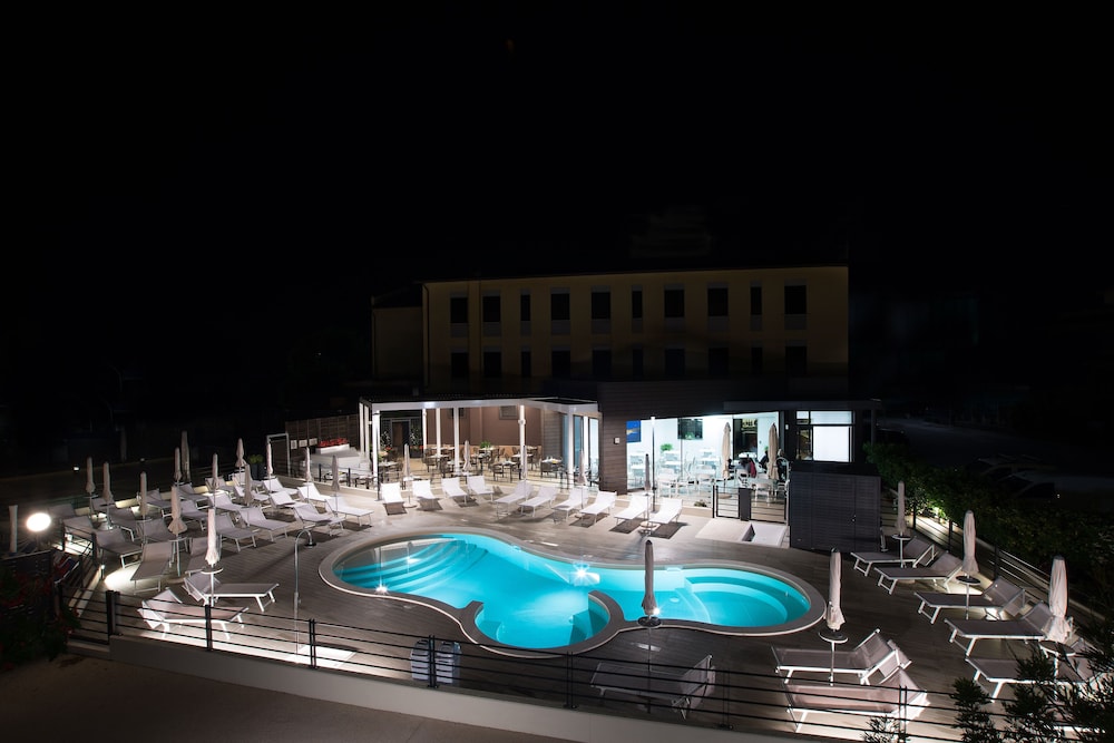 Hotel Ristorante Dante — hotel in Torgiano