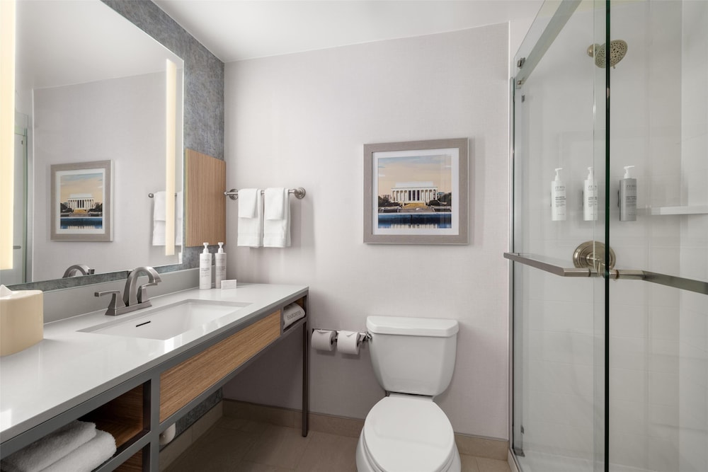 Hilton Garden Inn Arlington Shirlington - photo 32