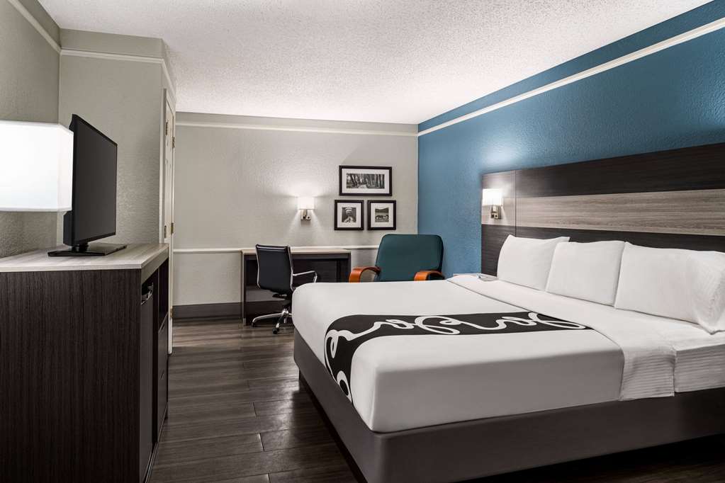 La Quinta Inn by Wyndham Victoria - photo 37