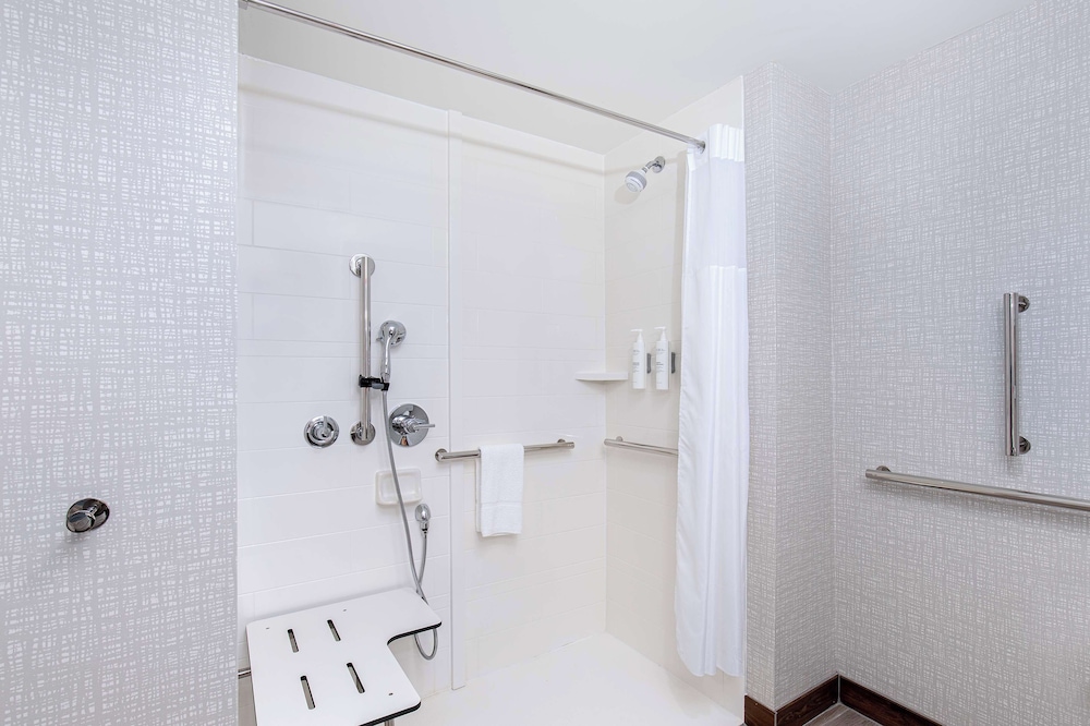 Hampton Inn by Hilton Albertville - photo 12
