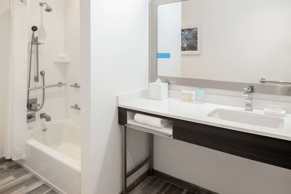 Hampton Inn Petaluma CA - photo 15