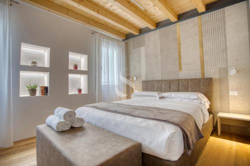 Ca' Dei Battuti Apartments — 4-Star Luxury Hotel in Treviso, Italy
