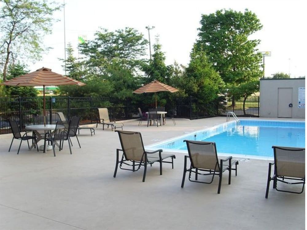Spark by Hilton Akron Fairlawn - photo 15