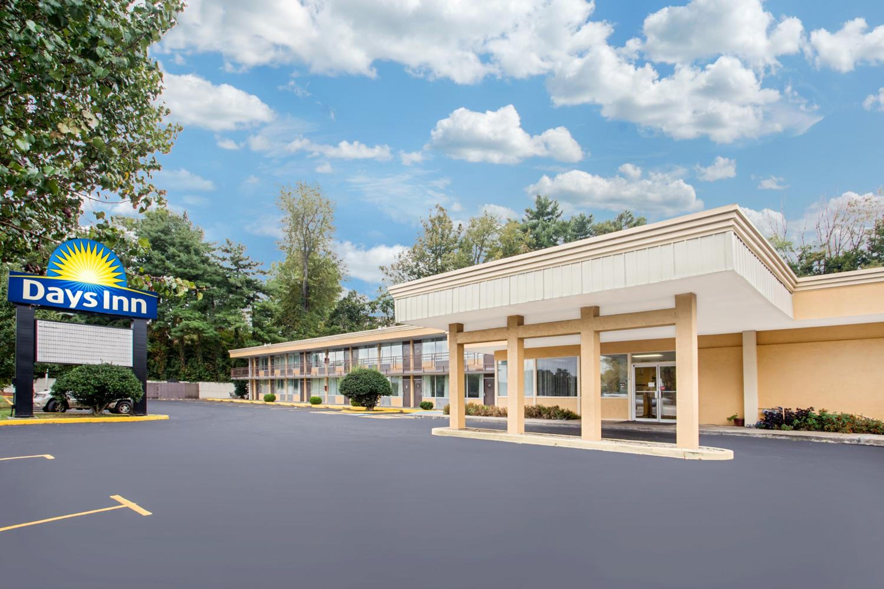 Bristol Parkway Inn - photo 4