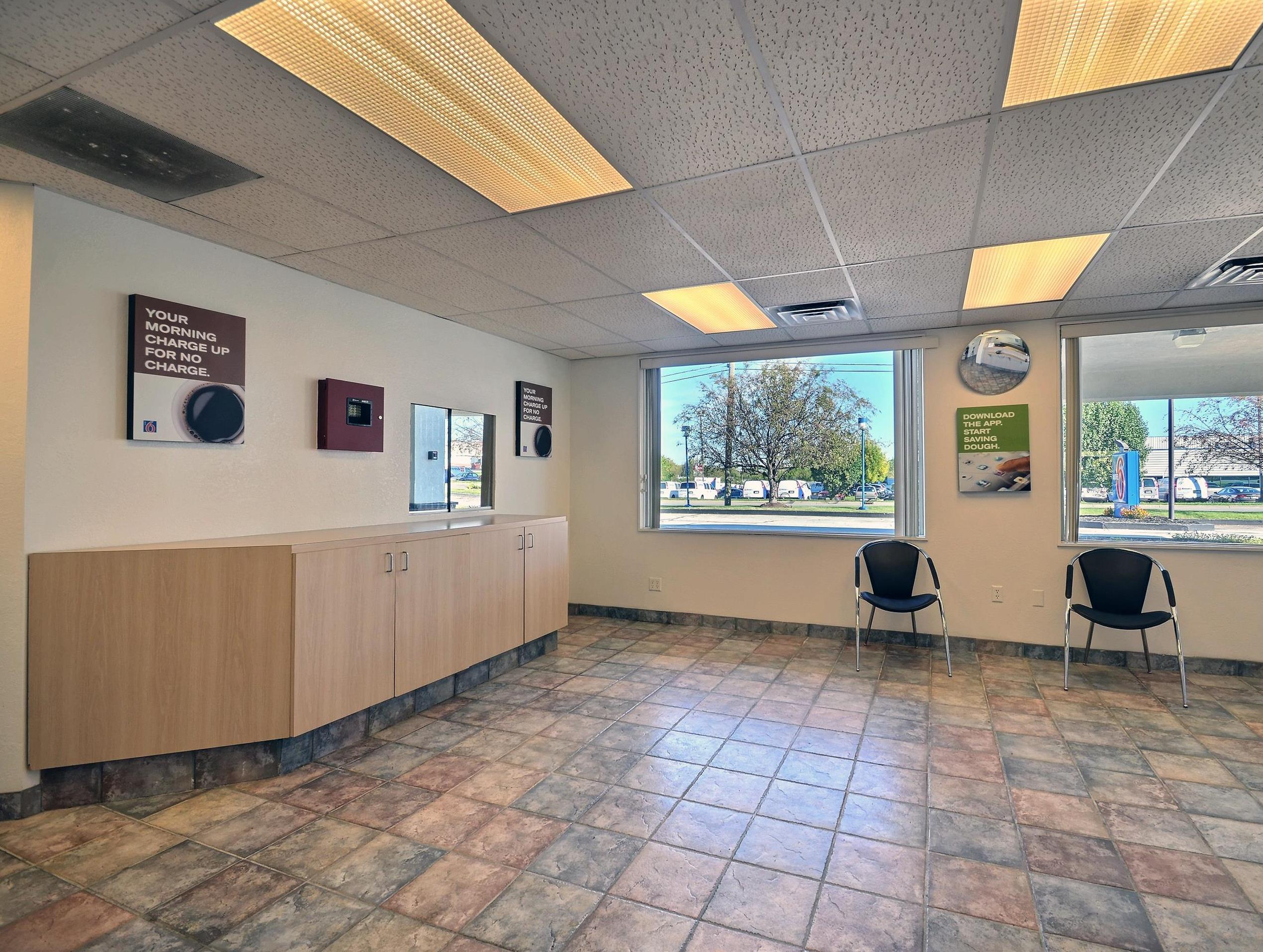 Days Inn by Wyndham Indianapolis South - photo 15