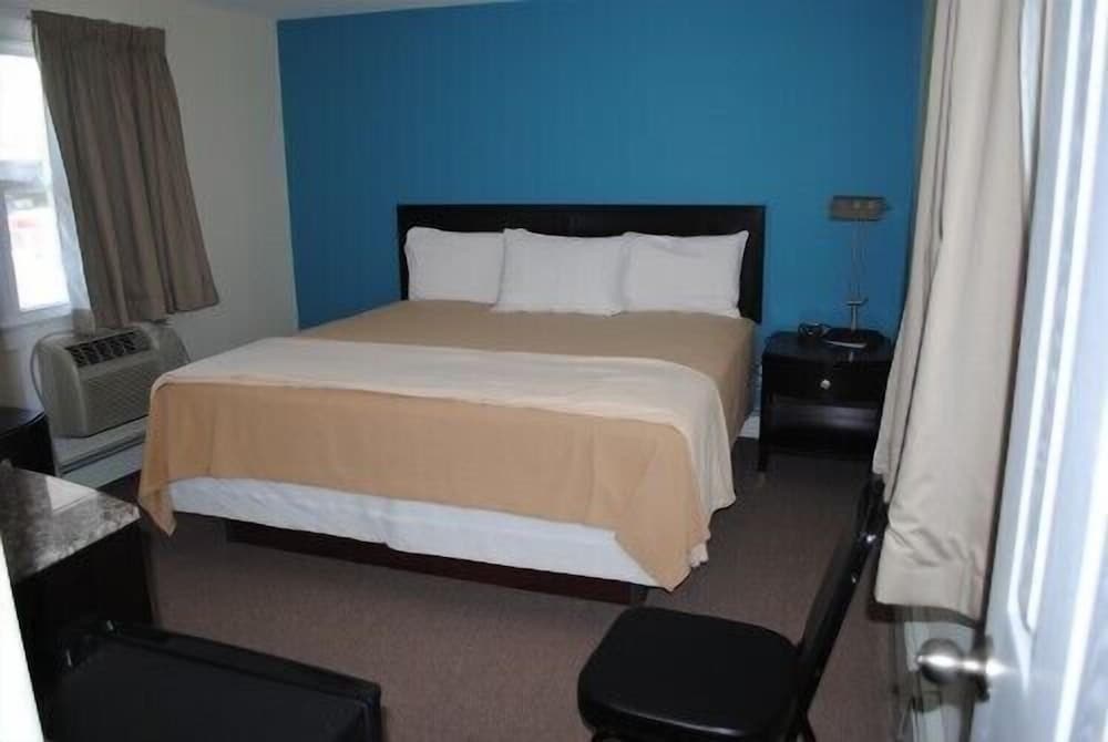 Shore Point Motel - photo 19