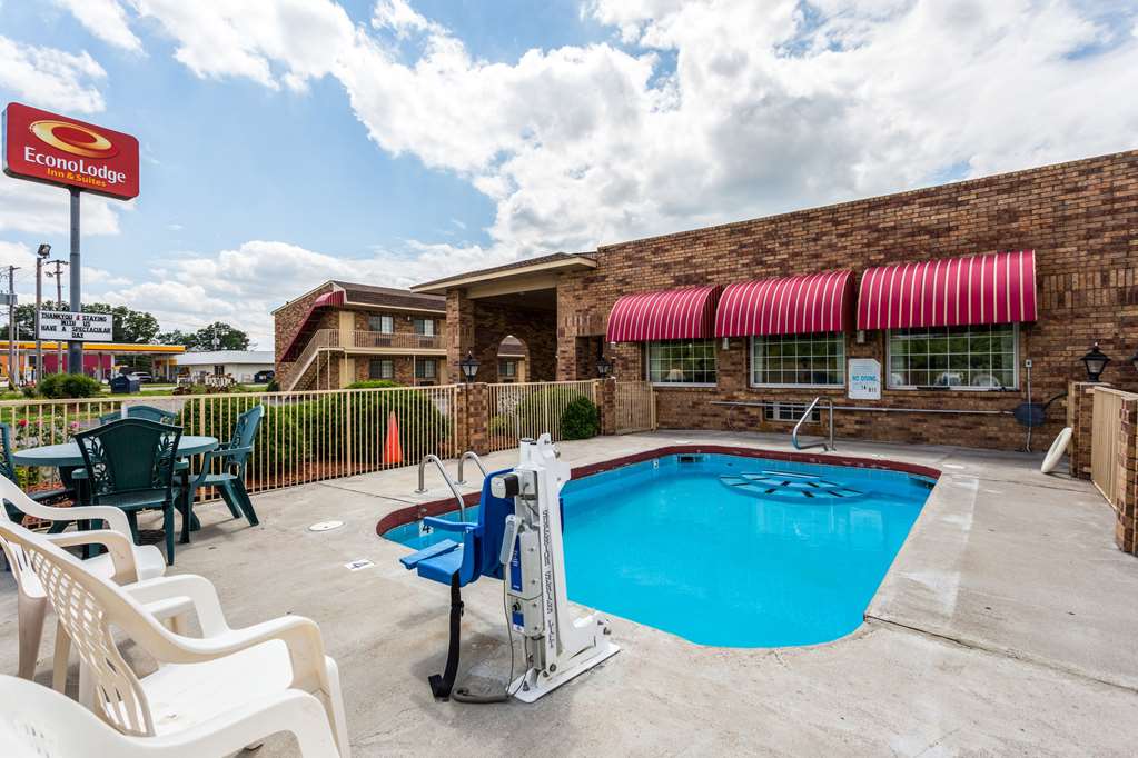 Econo Lodge & Suites Brinkley - photo 32