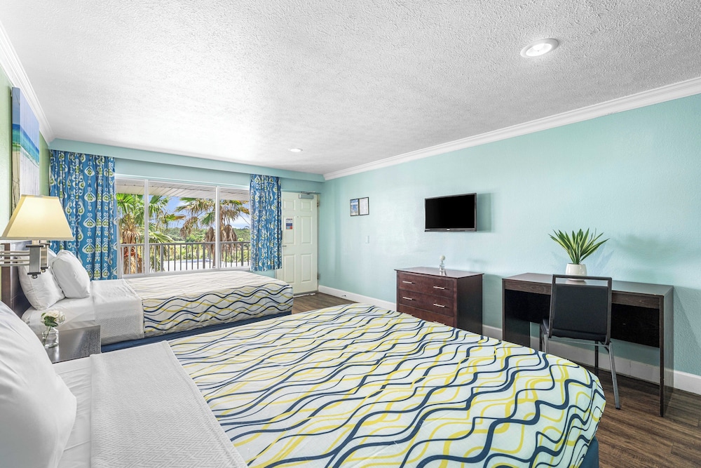 Boardwalk Beach Hotel - photo 26
