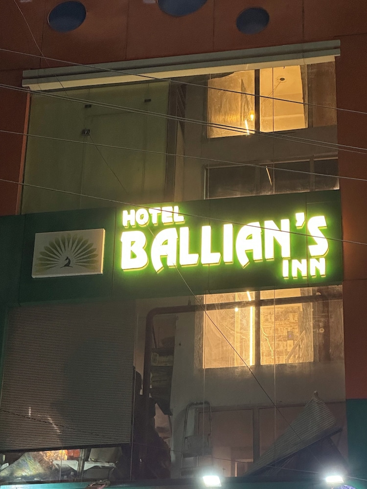 Hotel Ballian’s INN in Allahabad, India