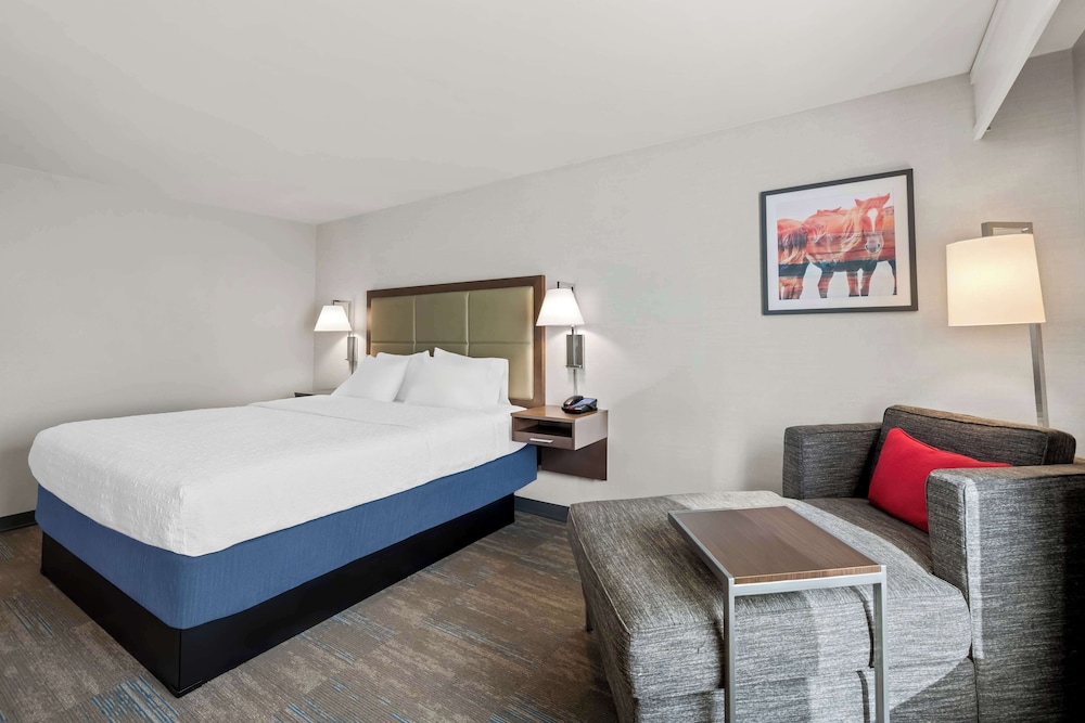 Hampton Inn & Suites Wilson I 95 - photo 12