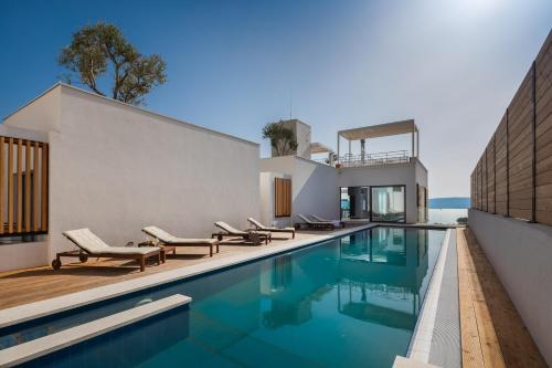 Bura in Omis, Croatia