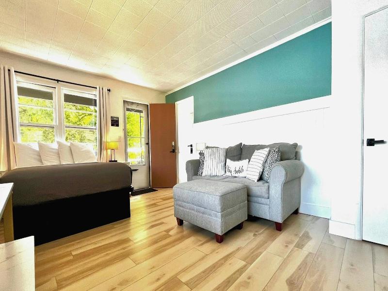 Motel Luzerne - photo 176