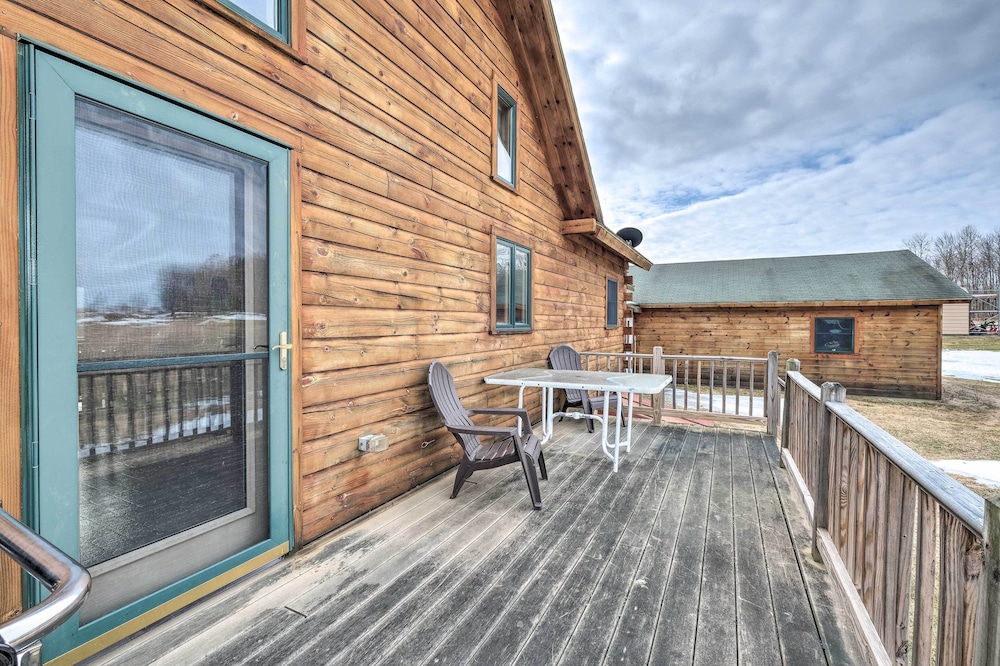 Family Friendly Troy Getaway With Furnished Deck — Troy