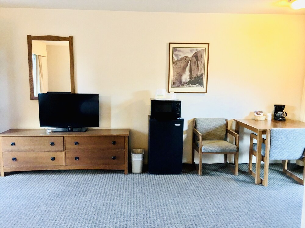 Mariposa Lodge - photo 7