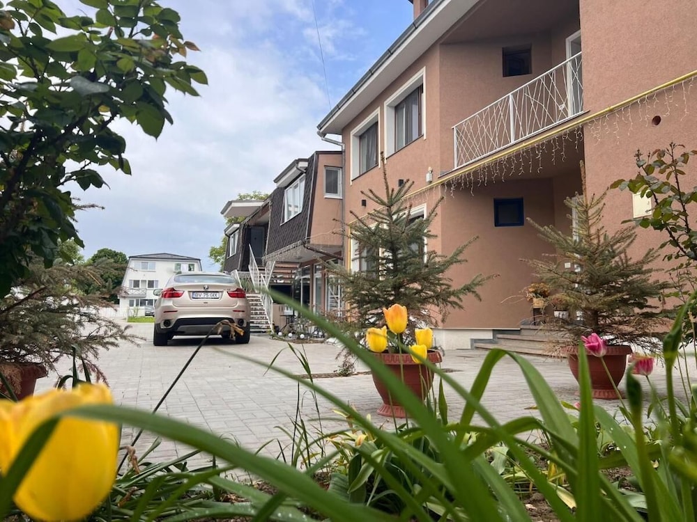 Premont Studios Ghimbav - carbon neutral hotel in Ghimbav