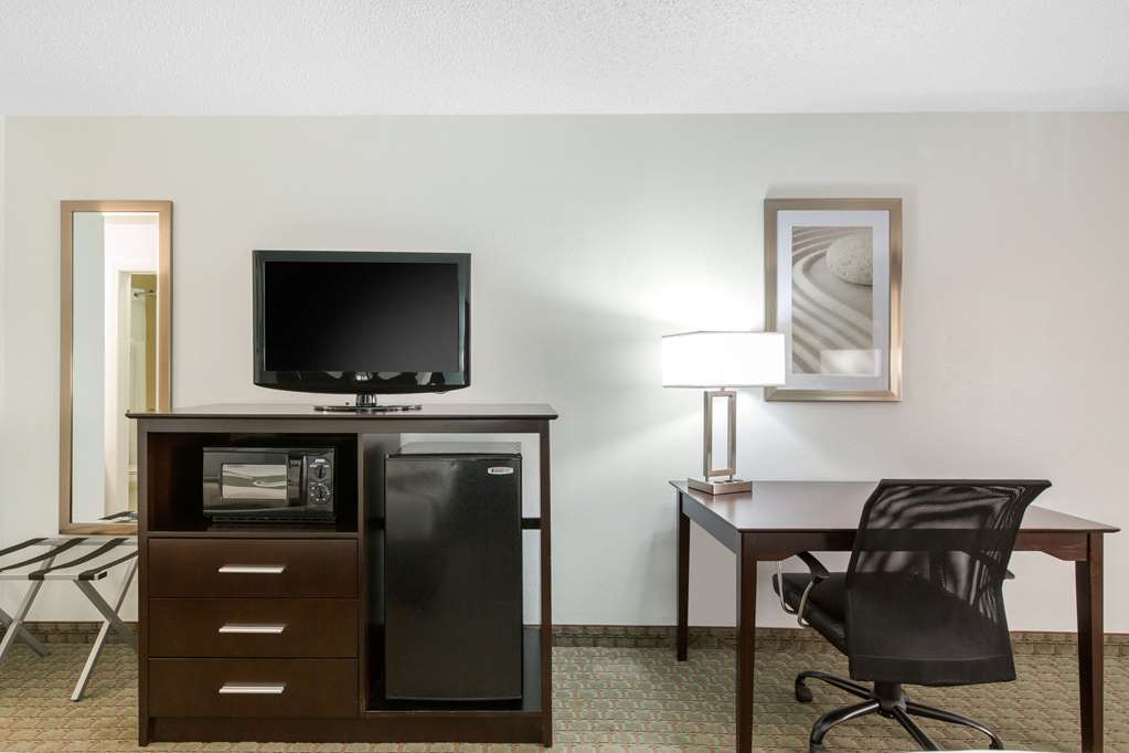 Quality Inn Clute Freeport - photo 15