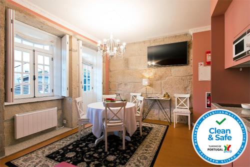 Oporto Center Clean & Cozy Apt 3 — 4-Star Luxury Hotel in Porto, Portugal