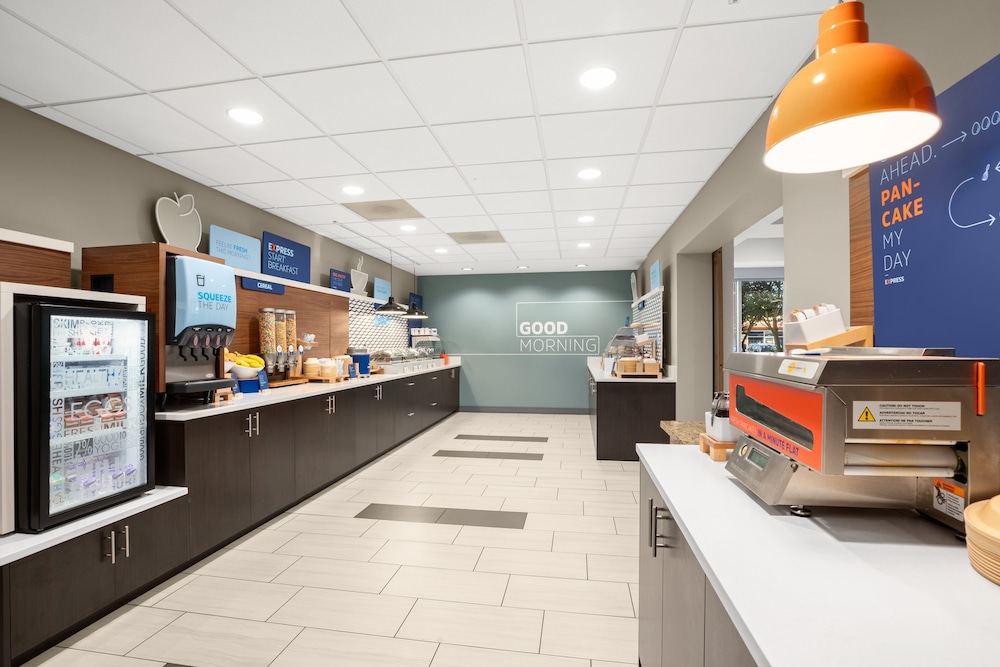 Holiday Inn Express & Suites Marysville by IHG - photo 29