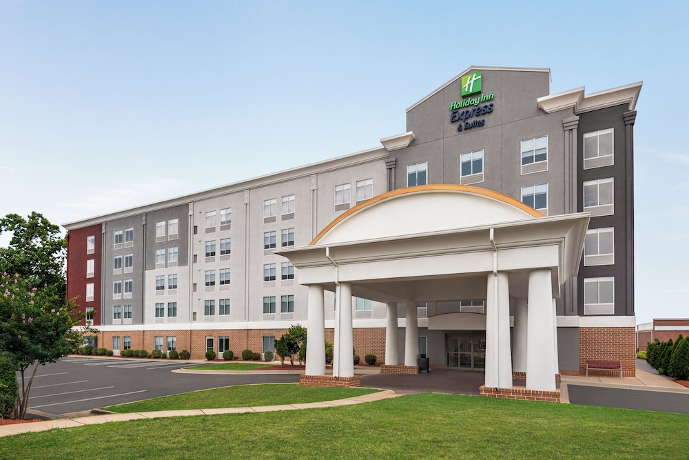 Holiday Inn Express Hotel & Suites Fredericksburg by IHG - photo 46