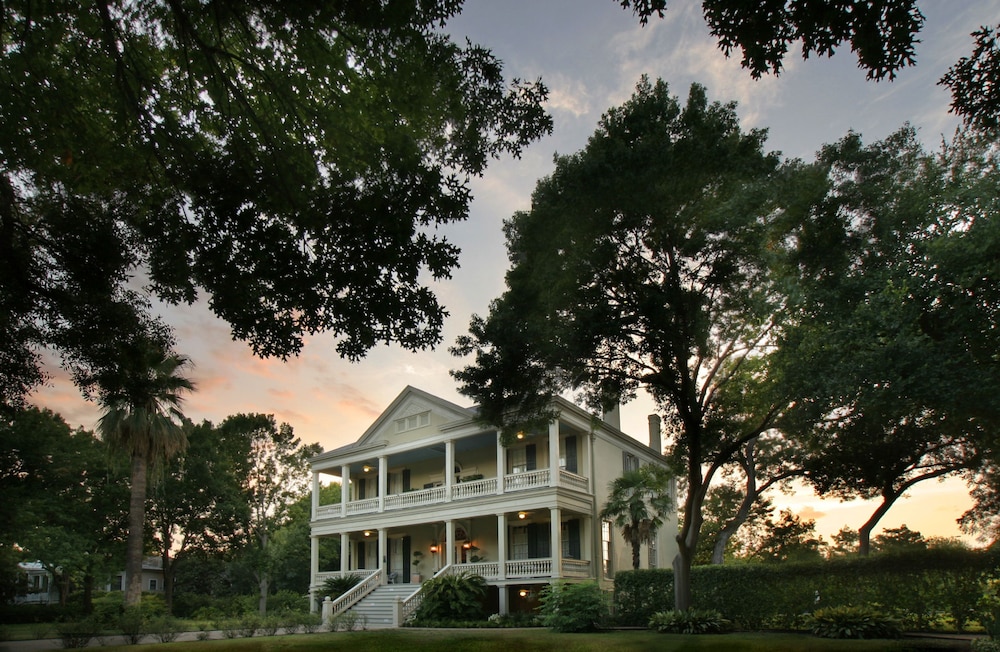 Noble Inns — 4-Star Luxury Hotel in San Antonio, United States