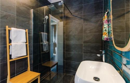 Four Bedroom Holiday Home In Zaton