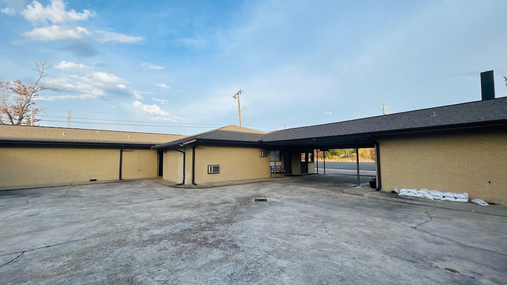 Relax Inn By OYO Sulphur Hwy 90 - photo 26