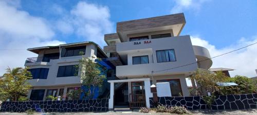 Hotel Sula Sula — hotel in Puerto Villamil