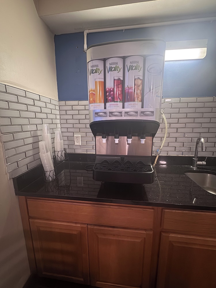 Baymont Inn & Suites by Wyndham Richmond - photo 17
