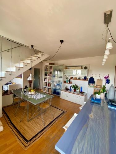 Casa Gabri Luce Mare Apuane AC Parking — 4-Star Luxury Hotel in Marina Di Carrara, Italy
