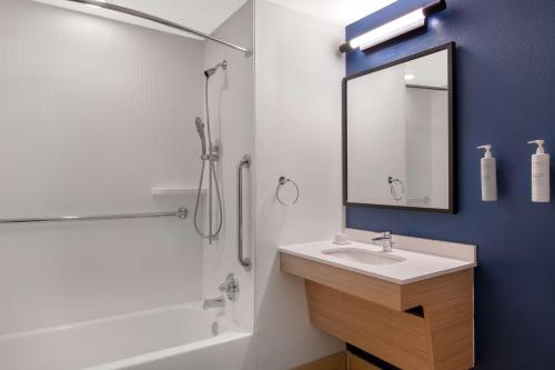 Spark by Hilton Montgomery EastChase - photo 38