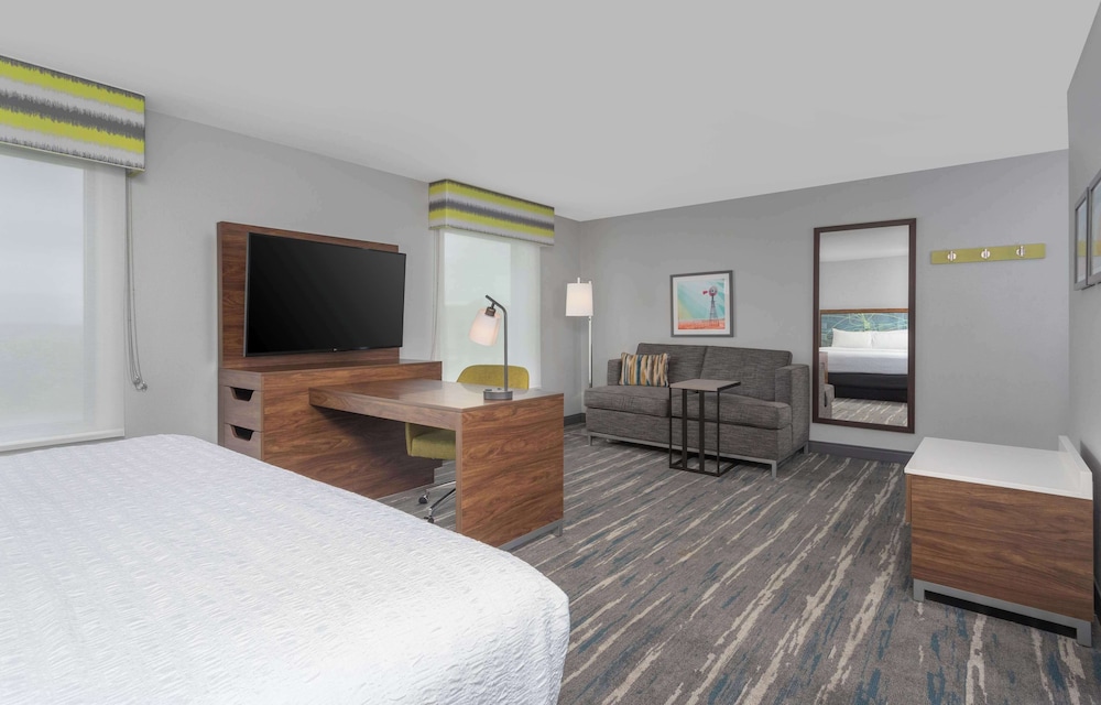 Hampton Inn & Suites Lincoln Northeast I 80 - photo 14