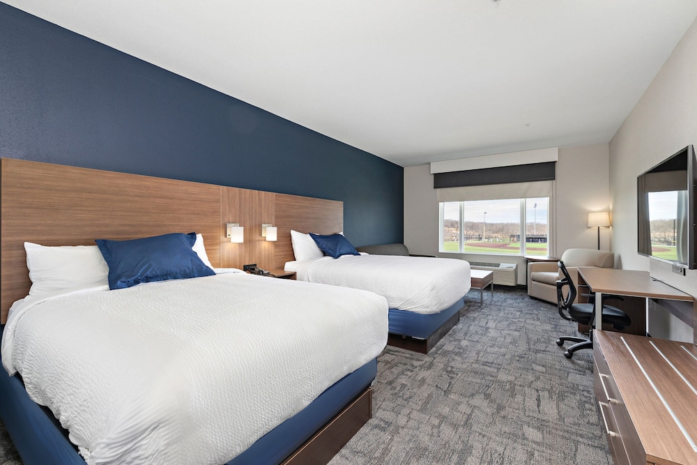 Holiday Inn Exp Parkville - photo 27