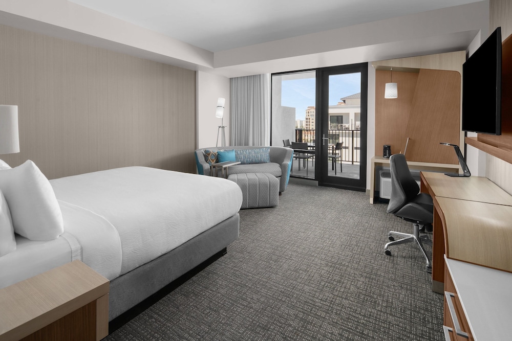 Courtyard by Marriott Clearwater Beach - photo 10