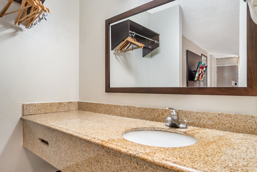 Red Roof Inn Montgomery Midtown - photo 13