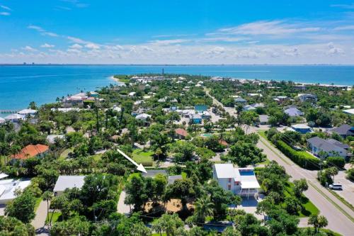 Lighthouse Way Home — 4-Star Luxury Hotel in Sanibel, United States