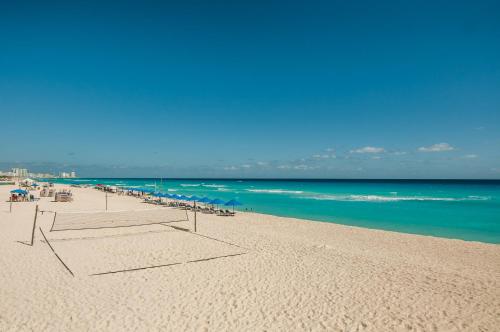 HotelZone L16 Beach Access — 4-Star Luxury Hotel in Cancun, Mexico