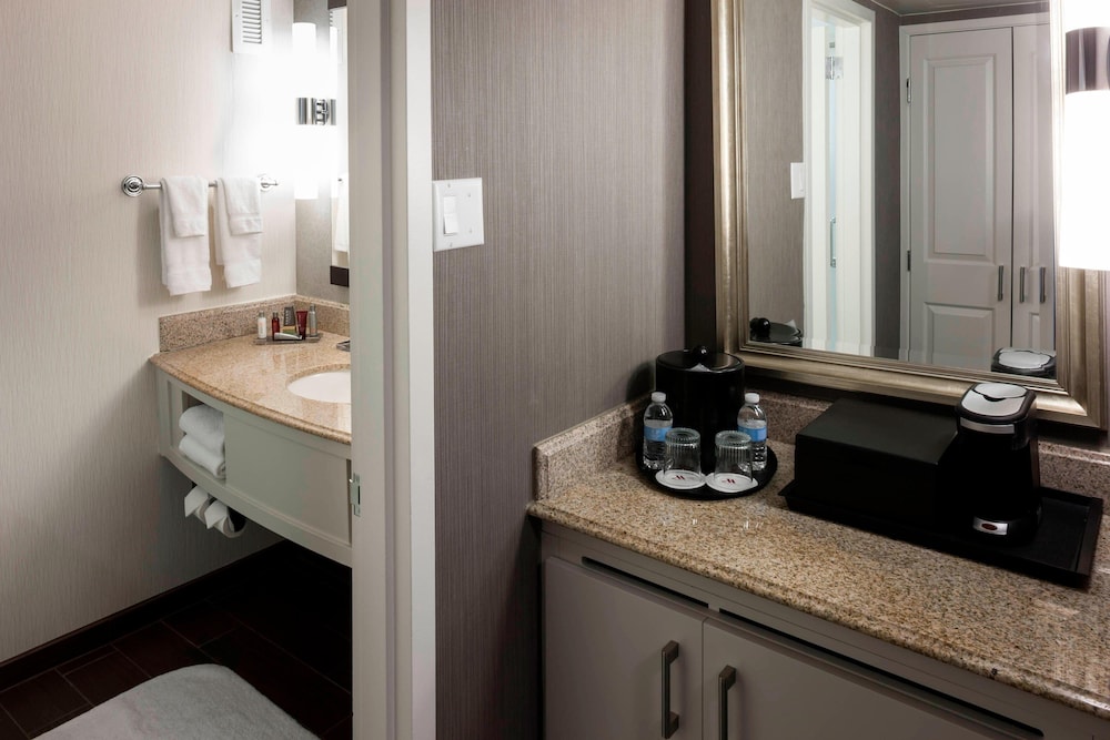 Fairfax Marriott at Fair Oaks - photo 9