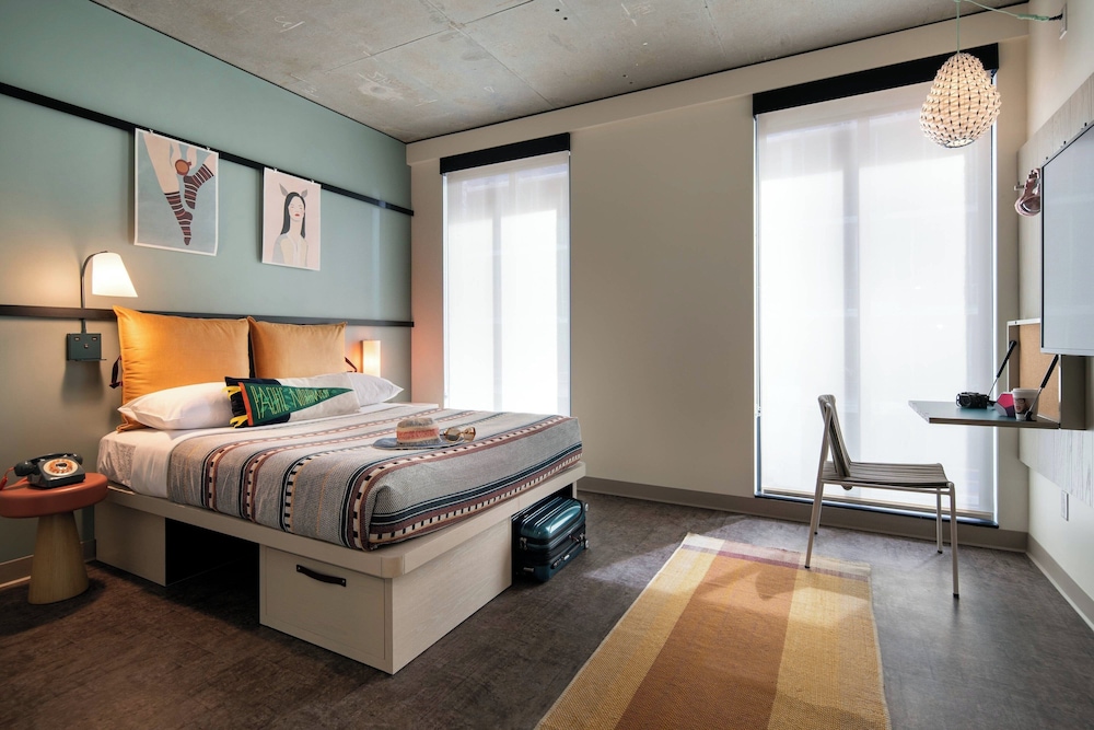 Moxy Portland Downtown - photo 4