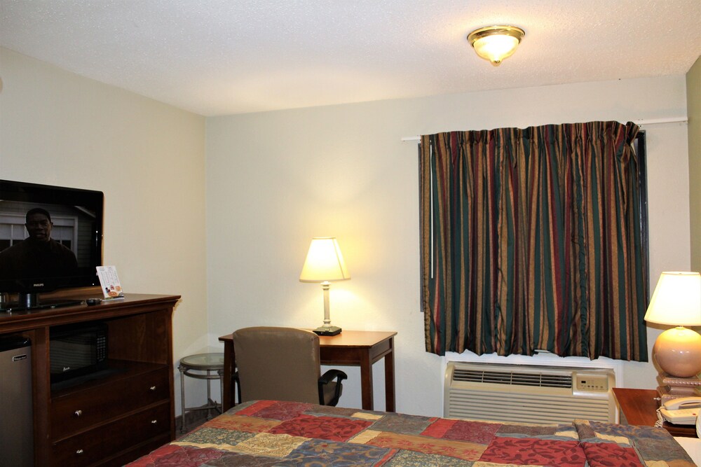 Airport Inn Chattanooga - photo 10