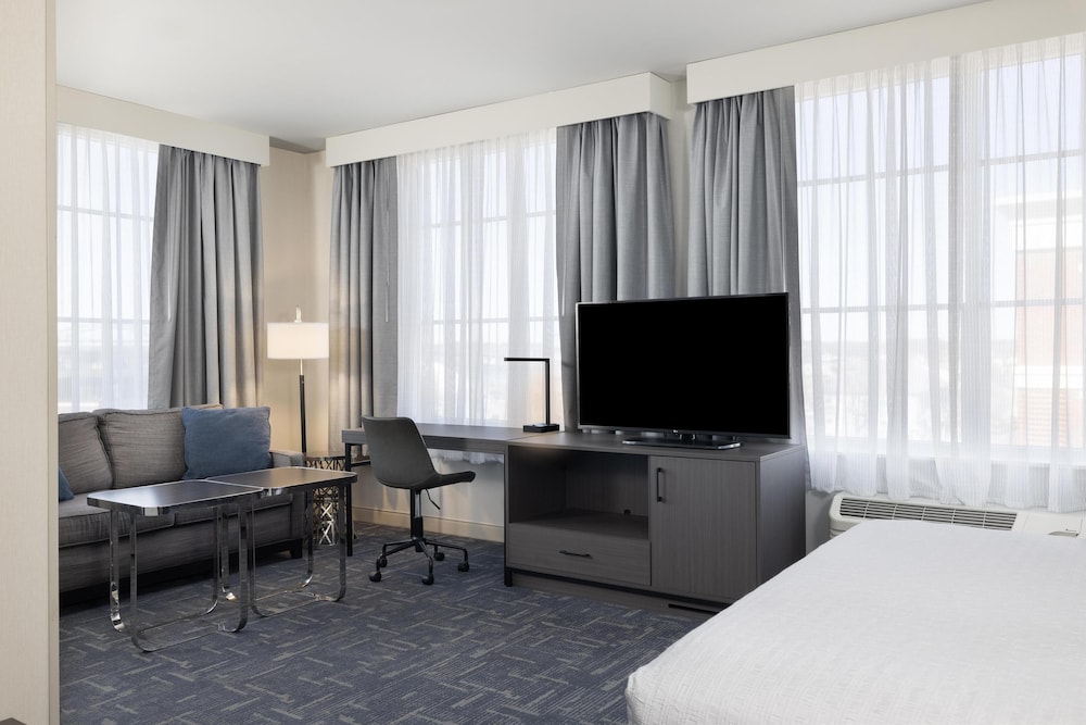 Hampton Inn & Suites Portsmouth Downtown - photo 13
