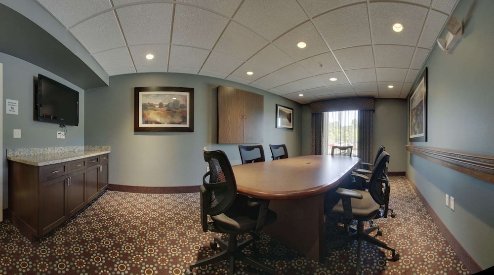 Hampton Inn & Suites Grafton - photo 38