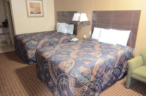 Budget Host Inn & Suites - photo 10