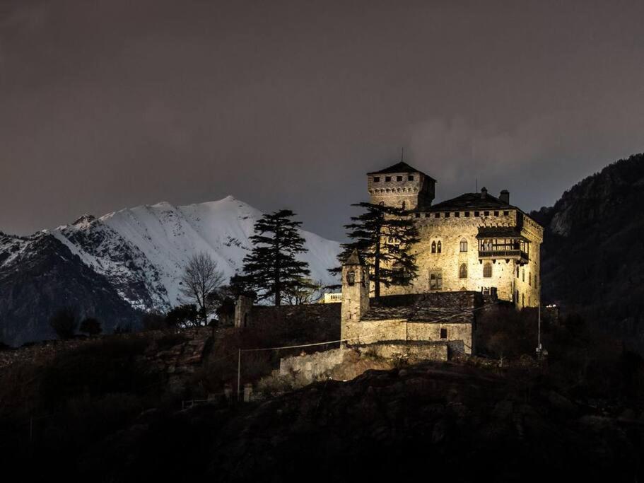 Romantic Italian Castle at the Foot of the Alps — 4-Star Luxury Hotel in Settimo Vittone, Italy