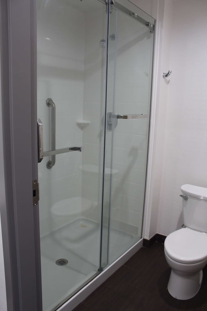 Hampton Inn & Suites Guthrie - photo 18
