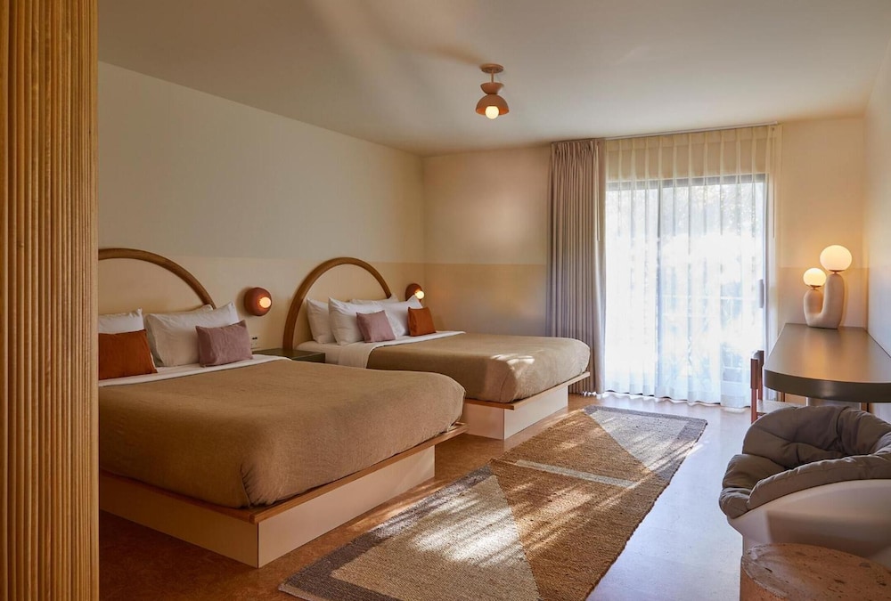 The Capri Hotel - photo 7