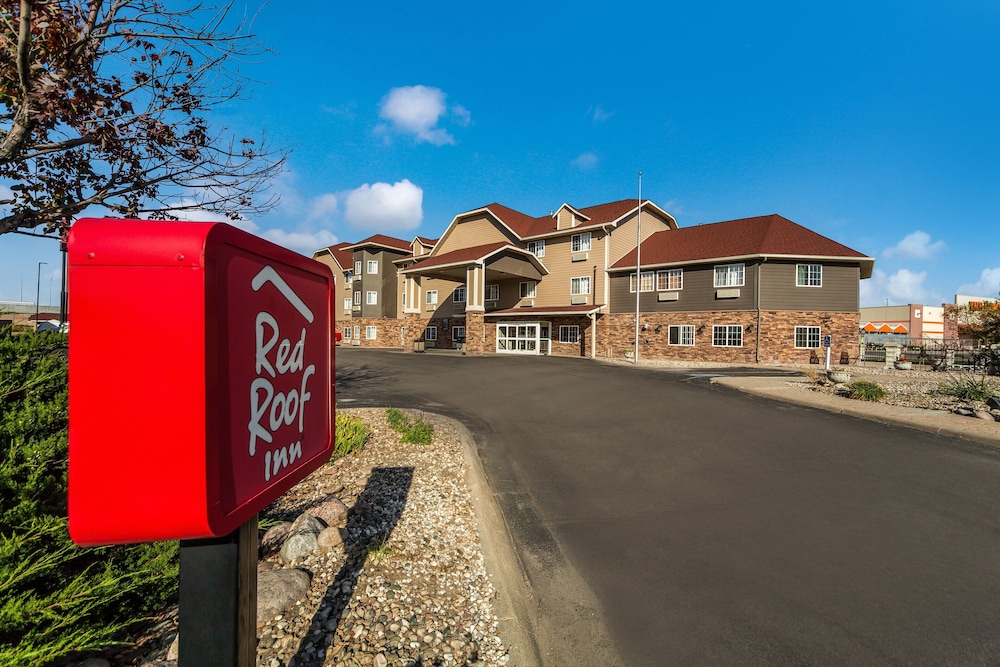 Red Roof Inn & Suites Omaha Council Bluffs - photo 52